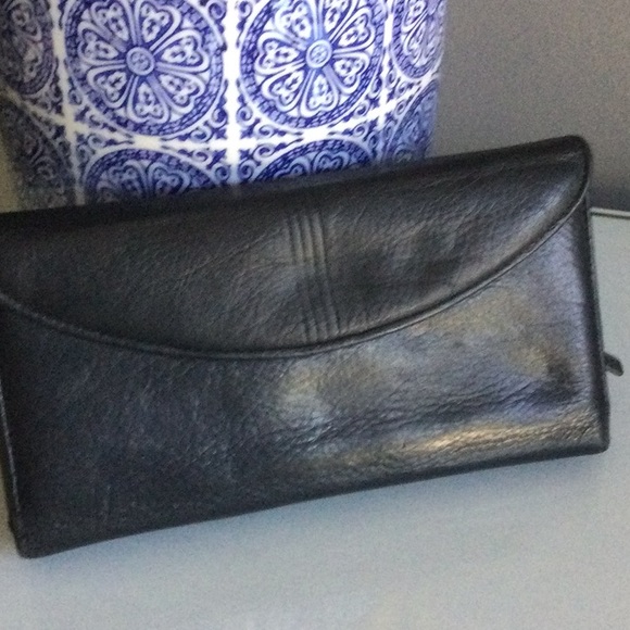 Black Genuine Leather Full Sized Wallet Checkbook - Picture 7 of 7